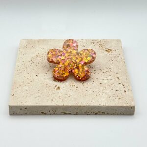 Pin's Éclats nomades - Sable poudré (fleur)